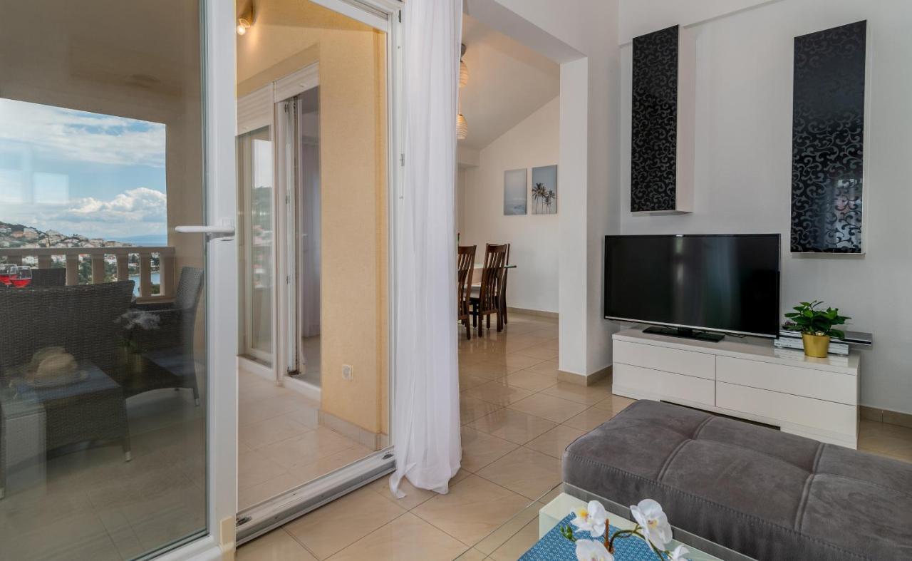 Apartment Angela Trogir Exterior photo