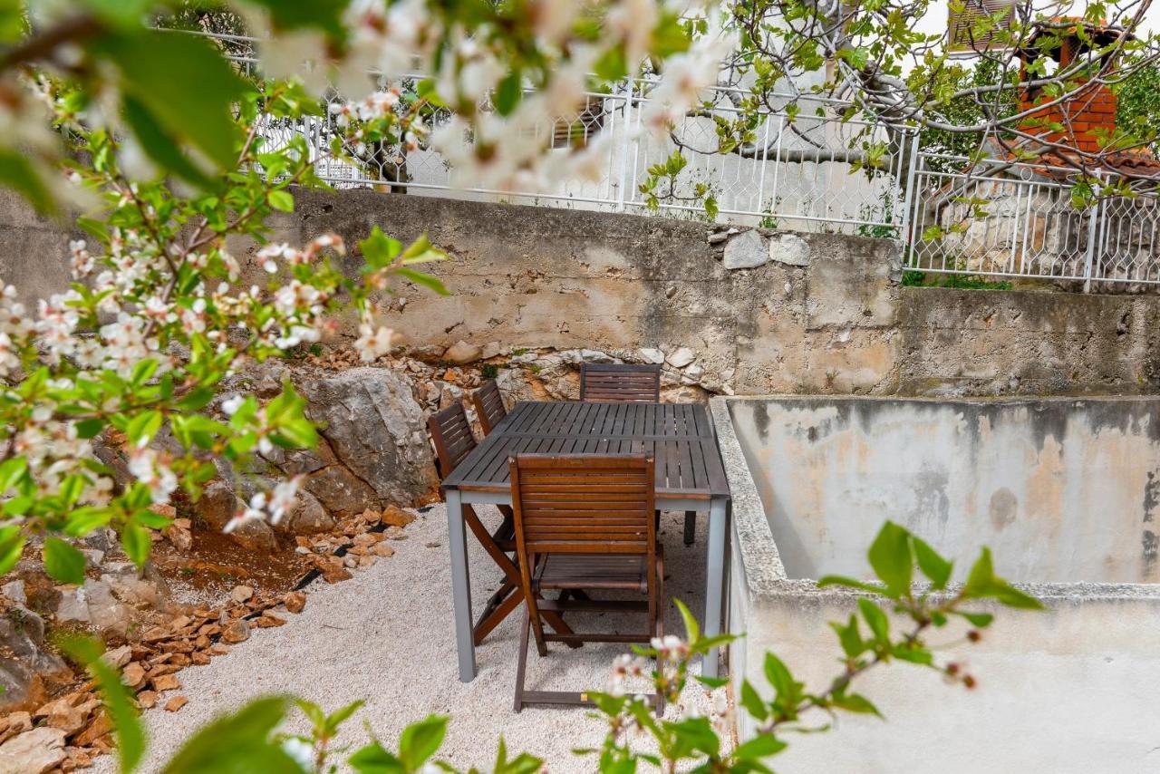 Apartment Angela Trogir Exterior photo