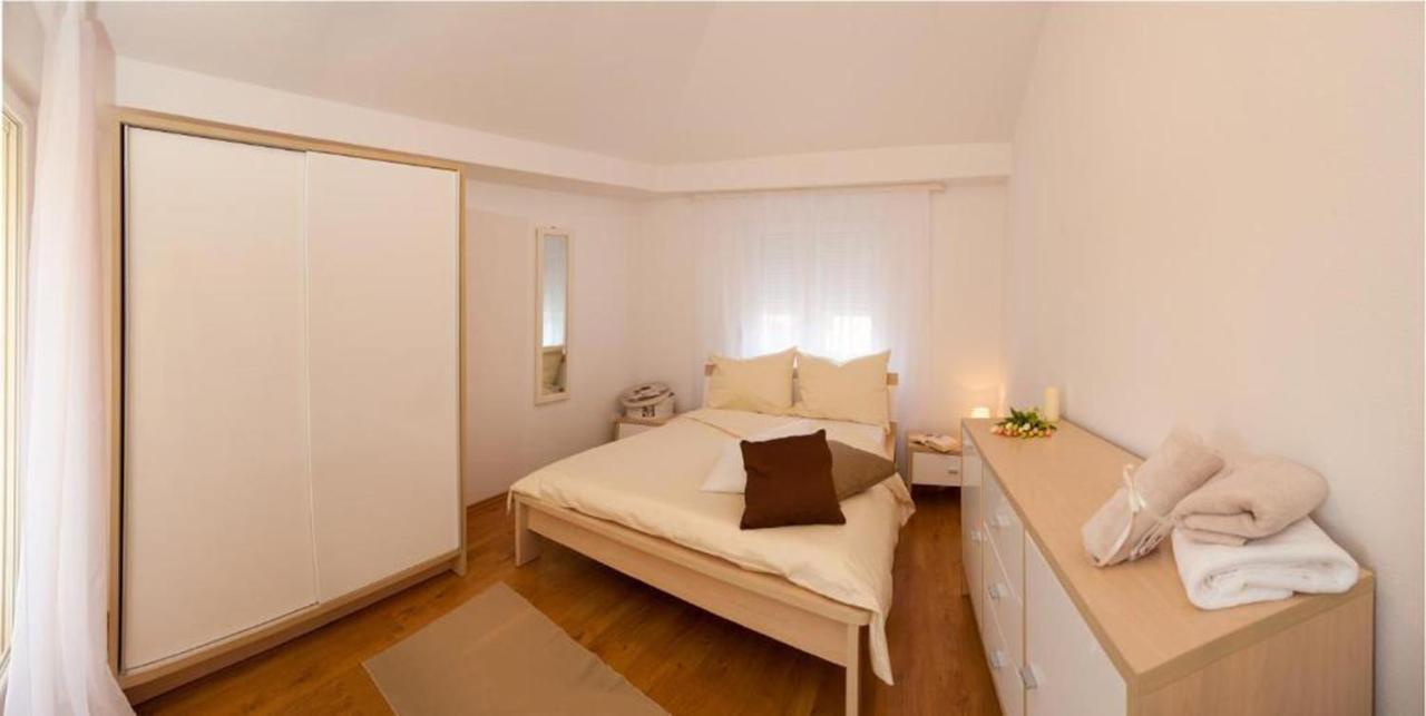 Apartment Angela Trogir Exterior photo
